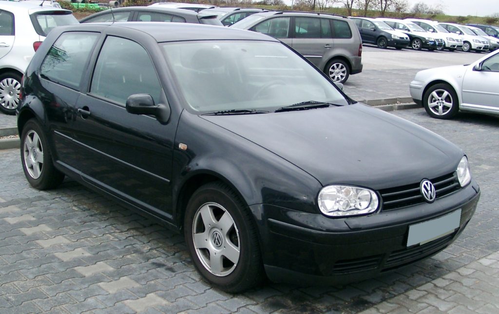 VW_Golf_IV_front_20071205