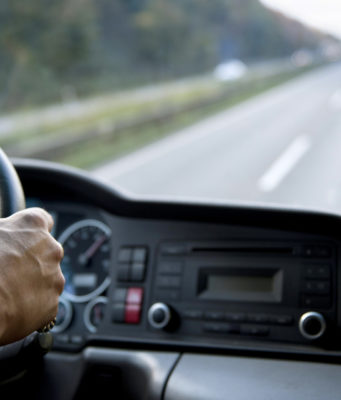 Cum trebuie să înveți ca să iei permisul de șofer profesionist din prima? (Permis de conducere Categoria C, CE)